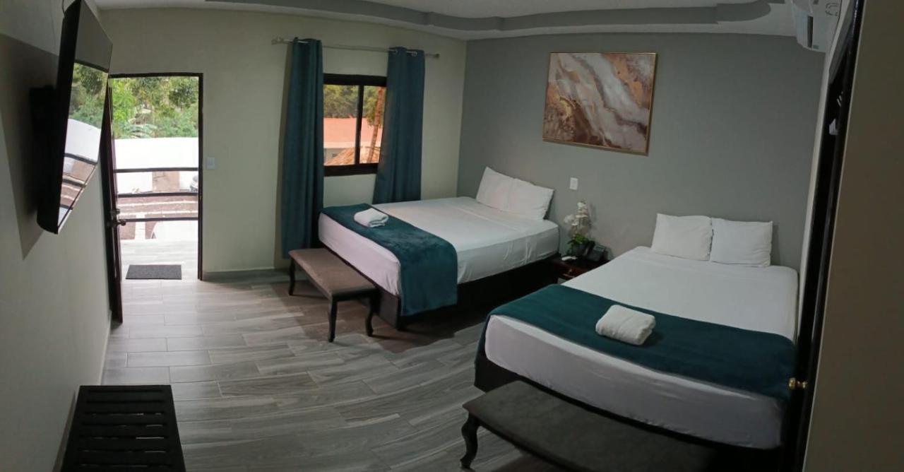 Mi Tierra Hotel Y Restaurante San Luis 外观 照片