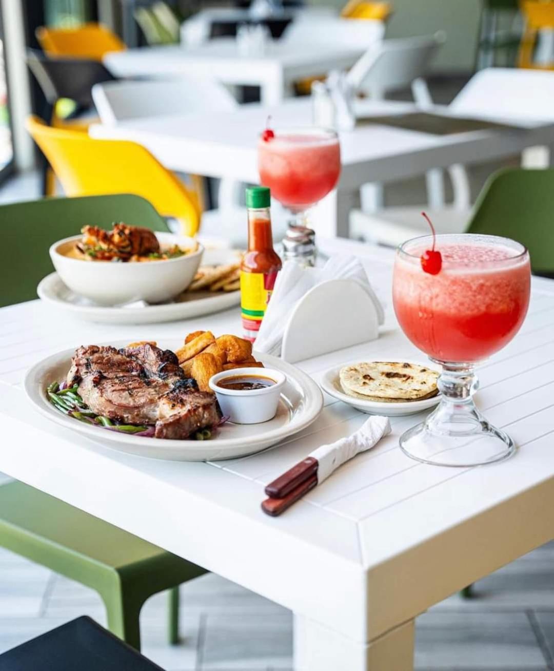 Mi Tierra Hotel Y Restaurante San Luis 外观 照片